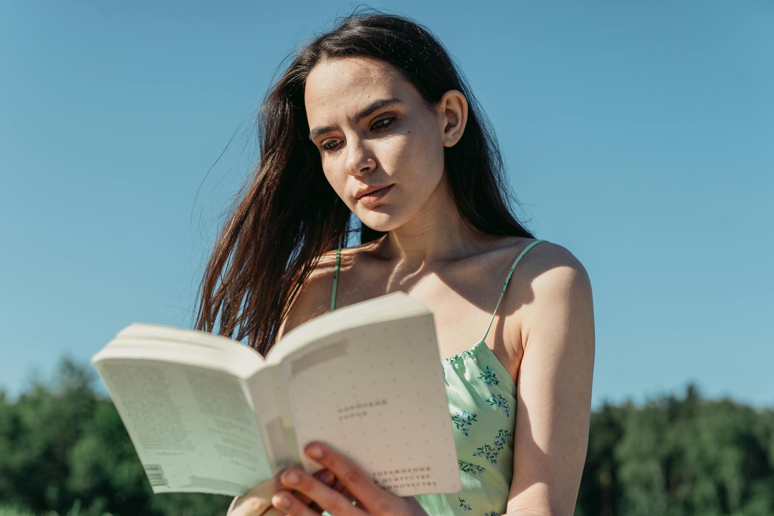 Las autoras feministas son escritoras comprometidas y talentosas.