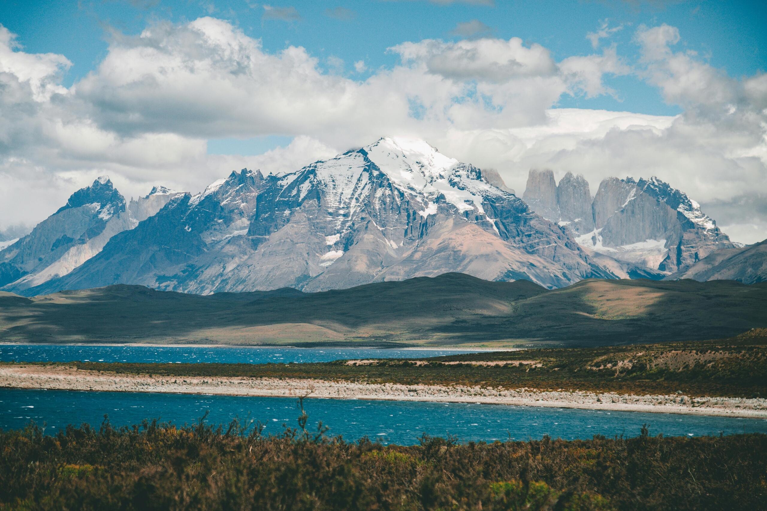La Patagonia es una tierra llena de recursos y vida natural.