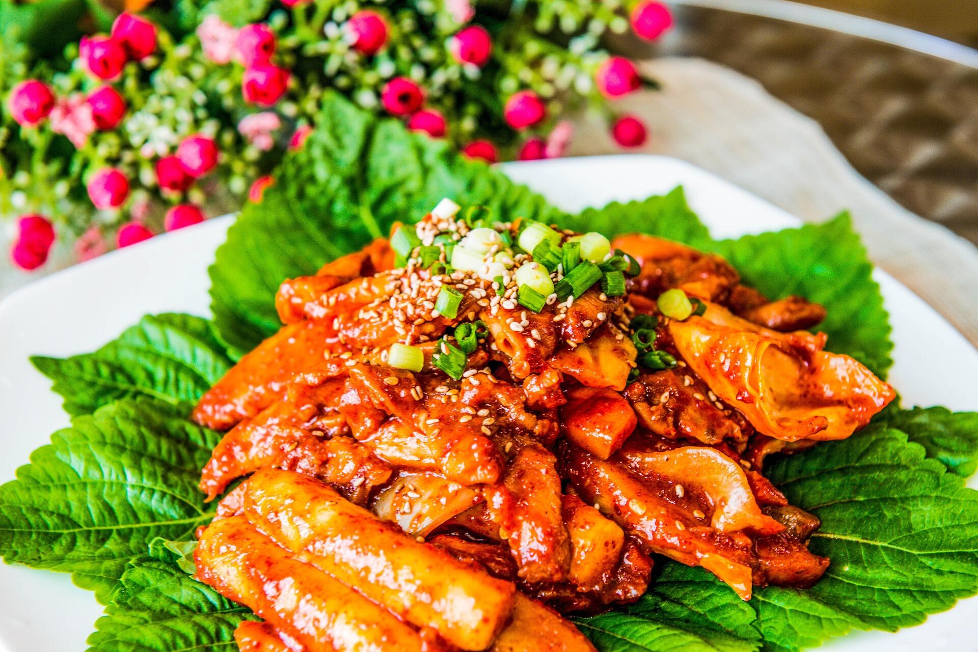 El Tteokbokki es un plato popular coreano., lleno de tradición.