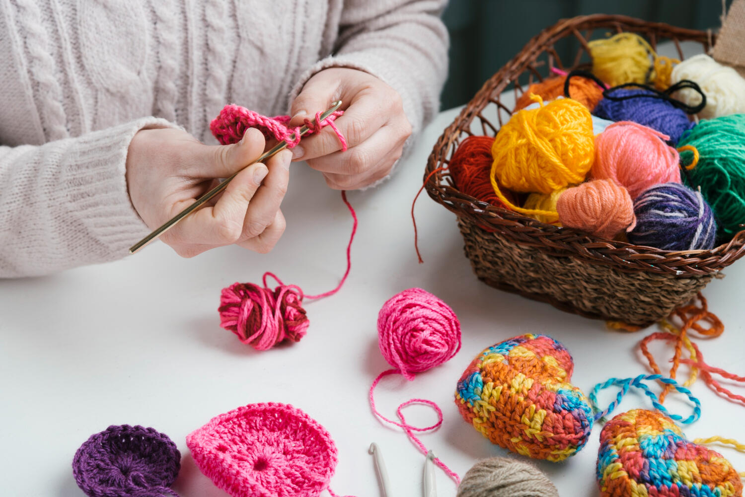 El tejido a crochet es relajante y satisfactorio.