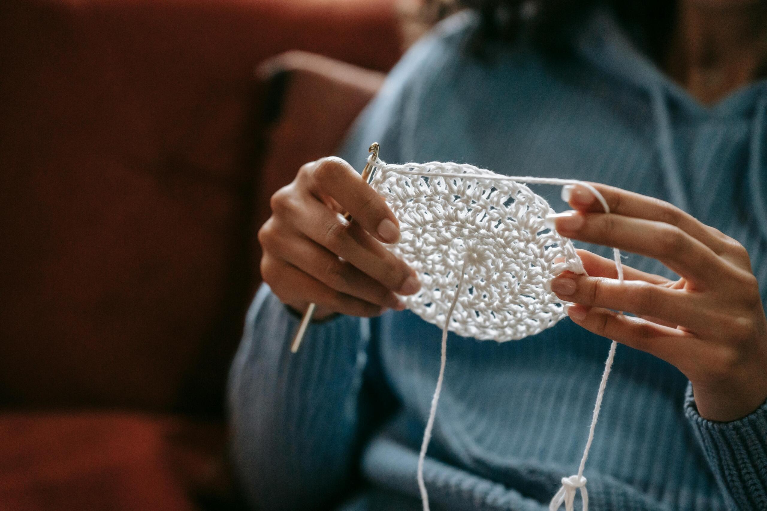 Tejer a crochet relaja, entusiasma y encanta.