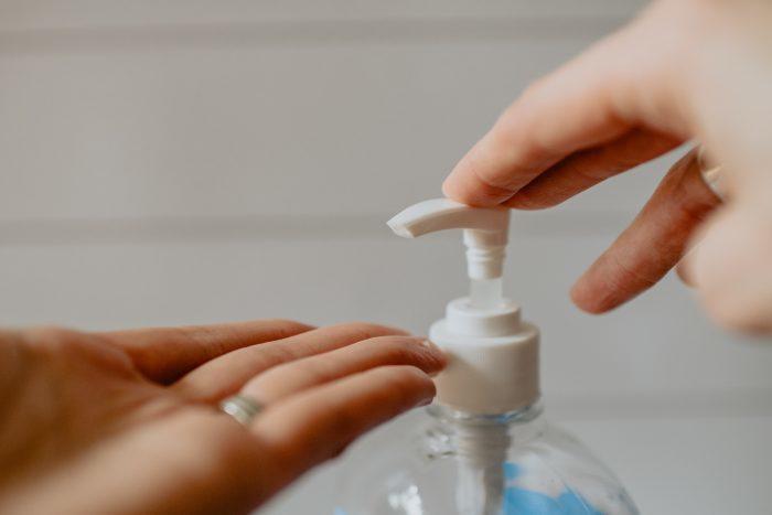 Respecta las medidas sanitarias de forma estricta.