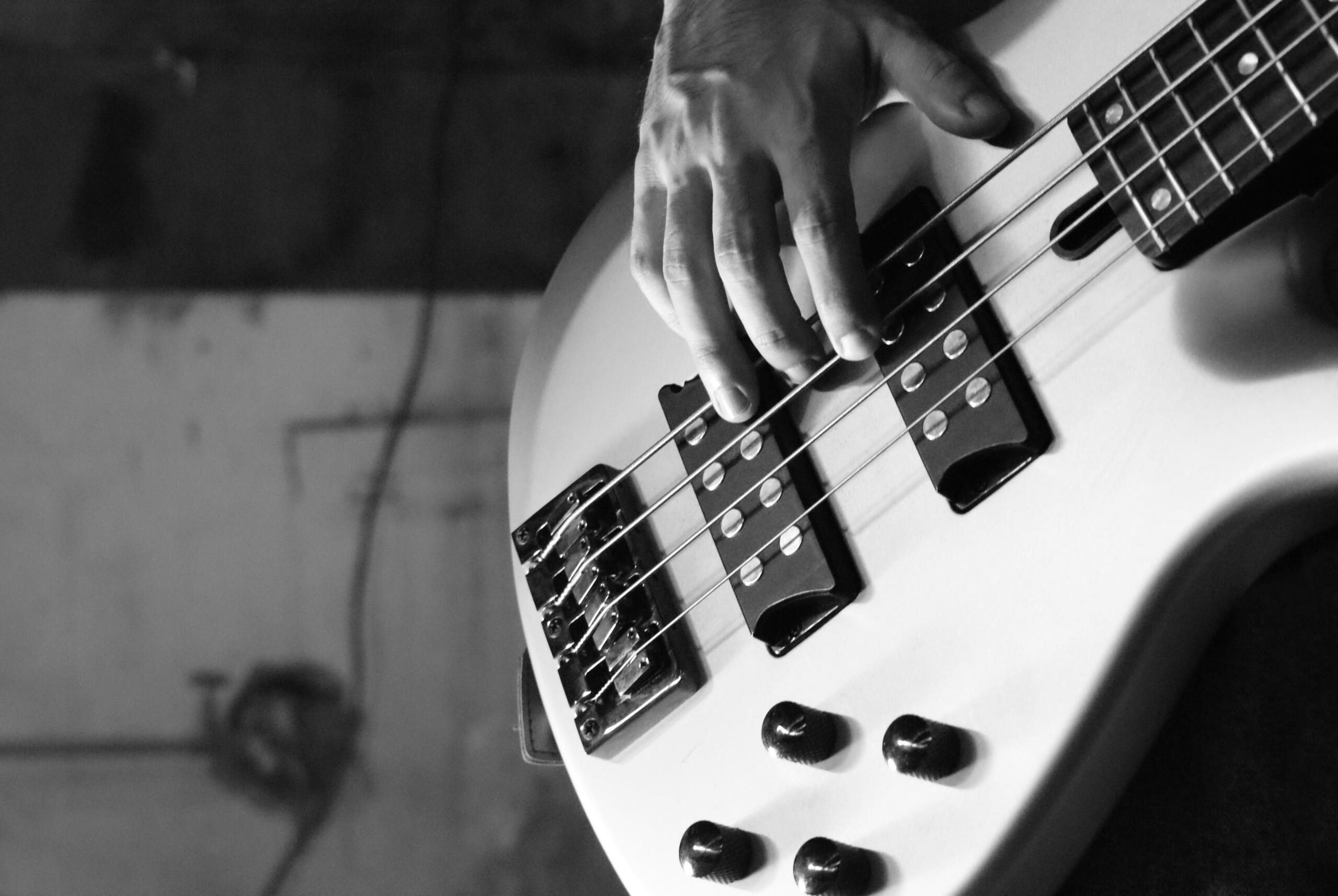 Guitarra bajo