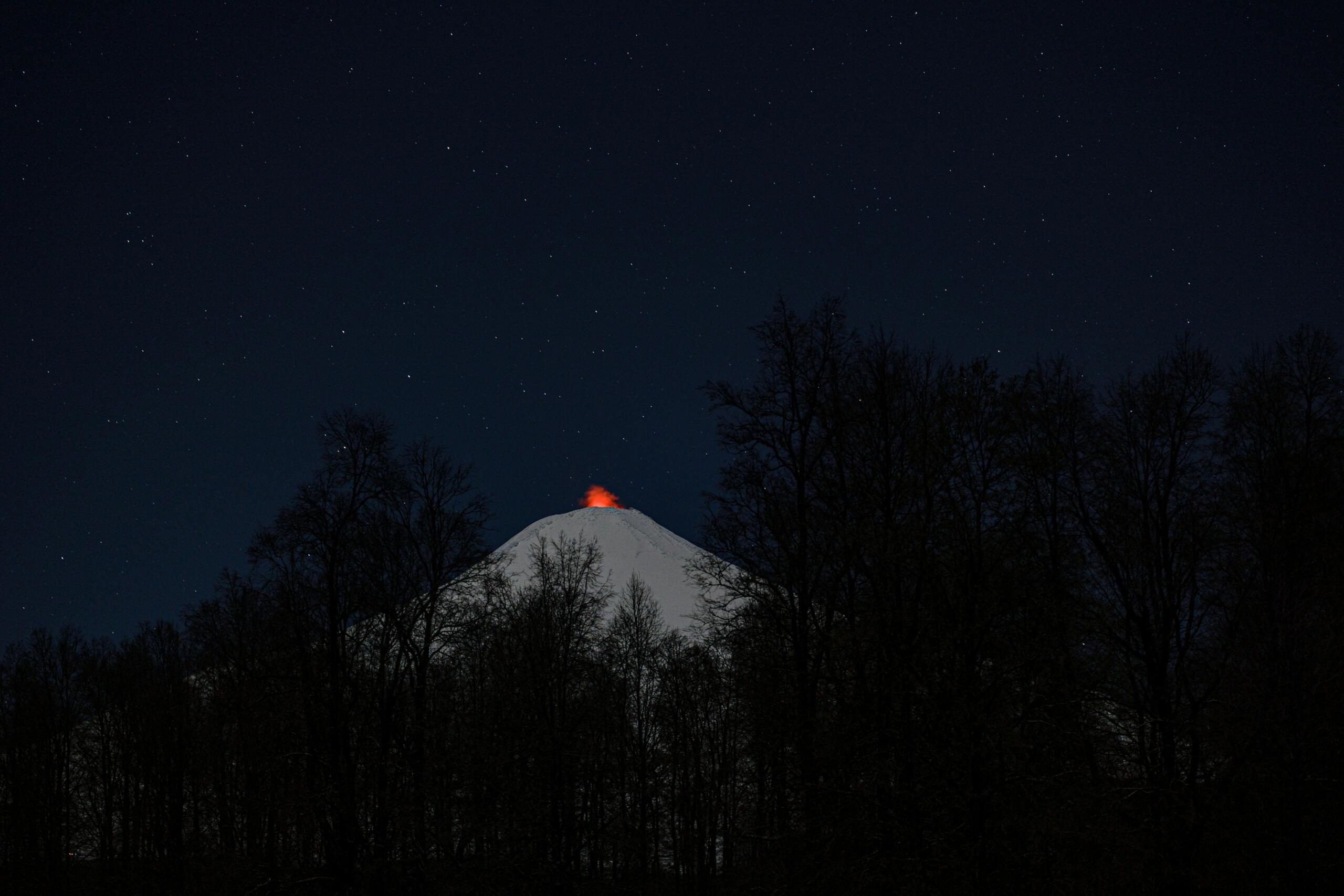 Cada cierto tiempo, los volcanes de Chile entran en actividad. 