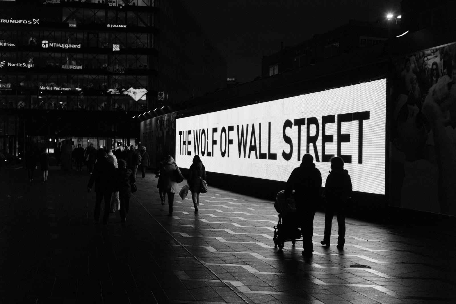 Valla publicitaria sobre la pelicula de finanzas, El Lobo de Wall Street