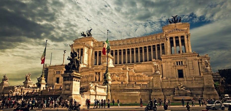La plaza de Venecia, uno de los más populares sitios de la ciudad.