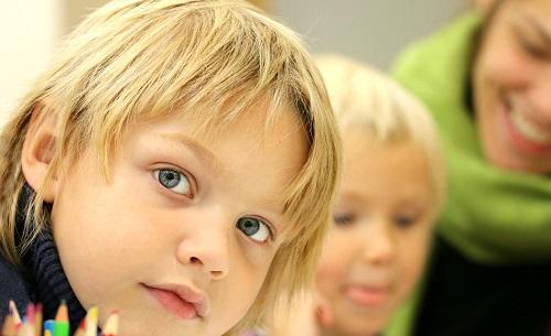 Facilidad para aprender idiomas en la infancia.