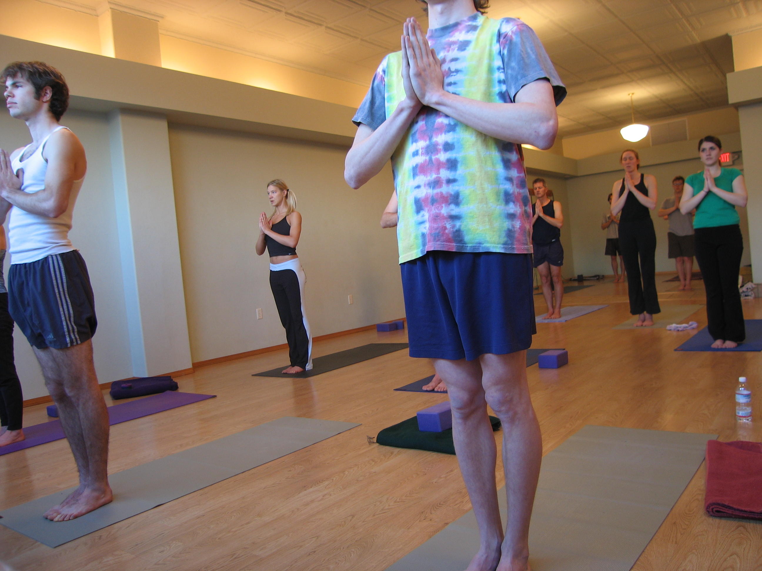 menciona el nombre de tu escuela de formacion de yoga