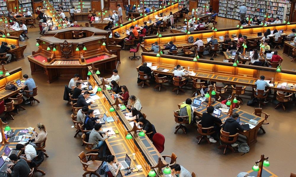 Biblioteca: japonés en la universidad