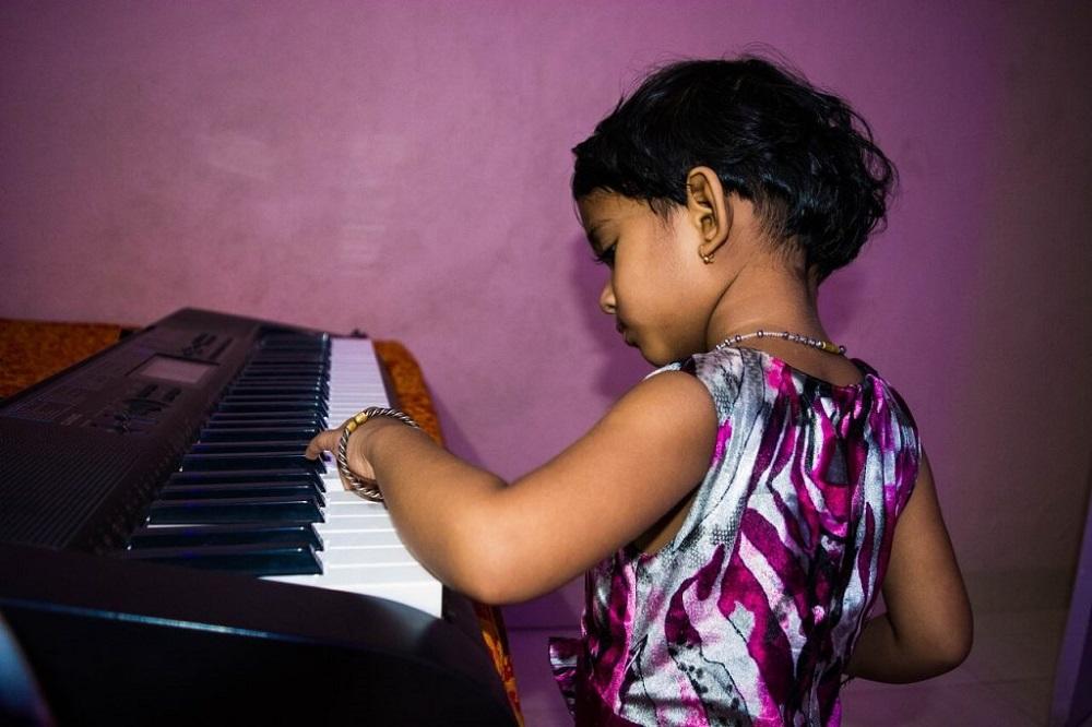 Aprender a tocar el piano desde niños