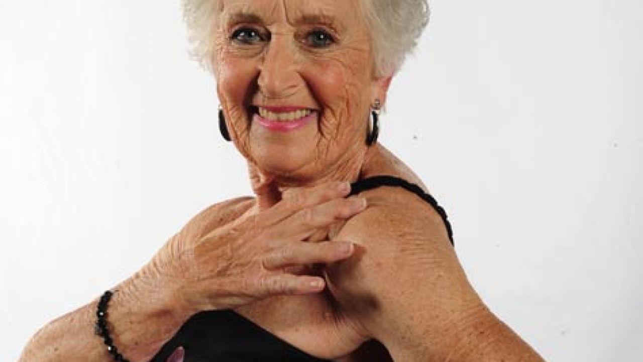 Sarah Paddy Jones sonriendo