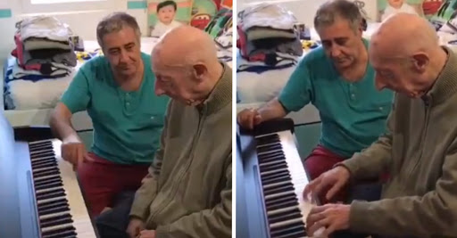 A la izquierda, profesor explicando a persona mayor como hacer el ejercicio. A la derecha, alumno mayor interpretando en el piano el ejercicio