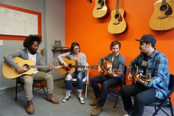 crecimiento en clases grupales de guitarra