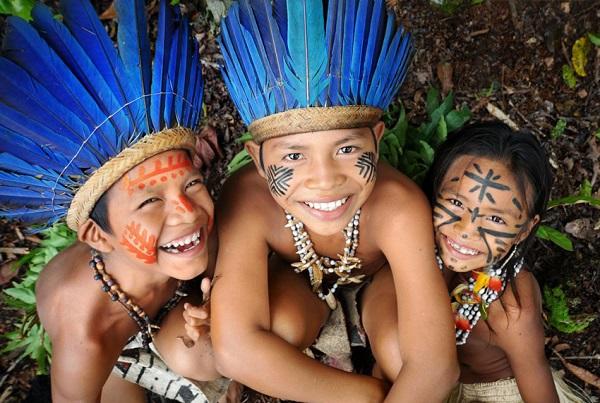 La alegría de los niños Amazónicos