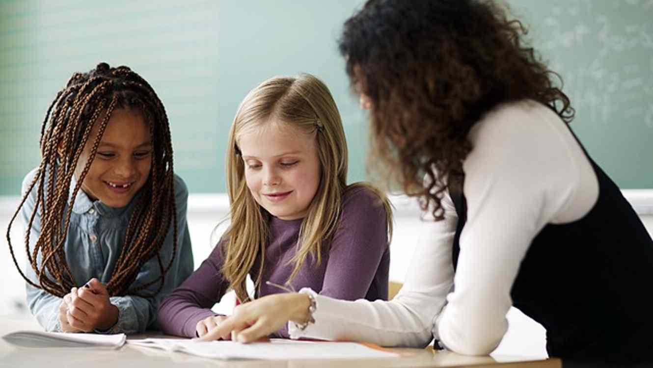Con un profesor personalizado en casa también puedes tener clases en grupo. 