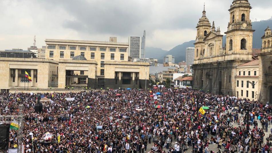 Profesores y estudiantes han salido a las calles a manifestar su preocupación por el rumbo de la educación