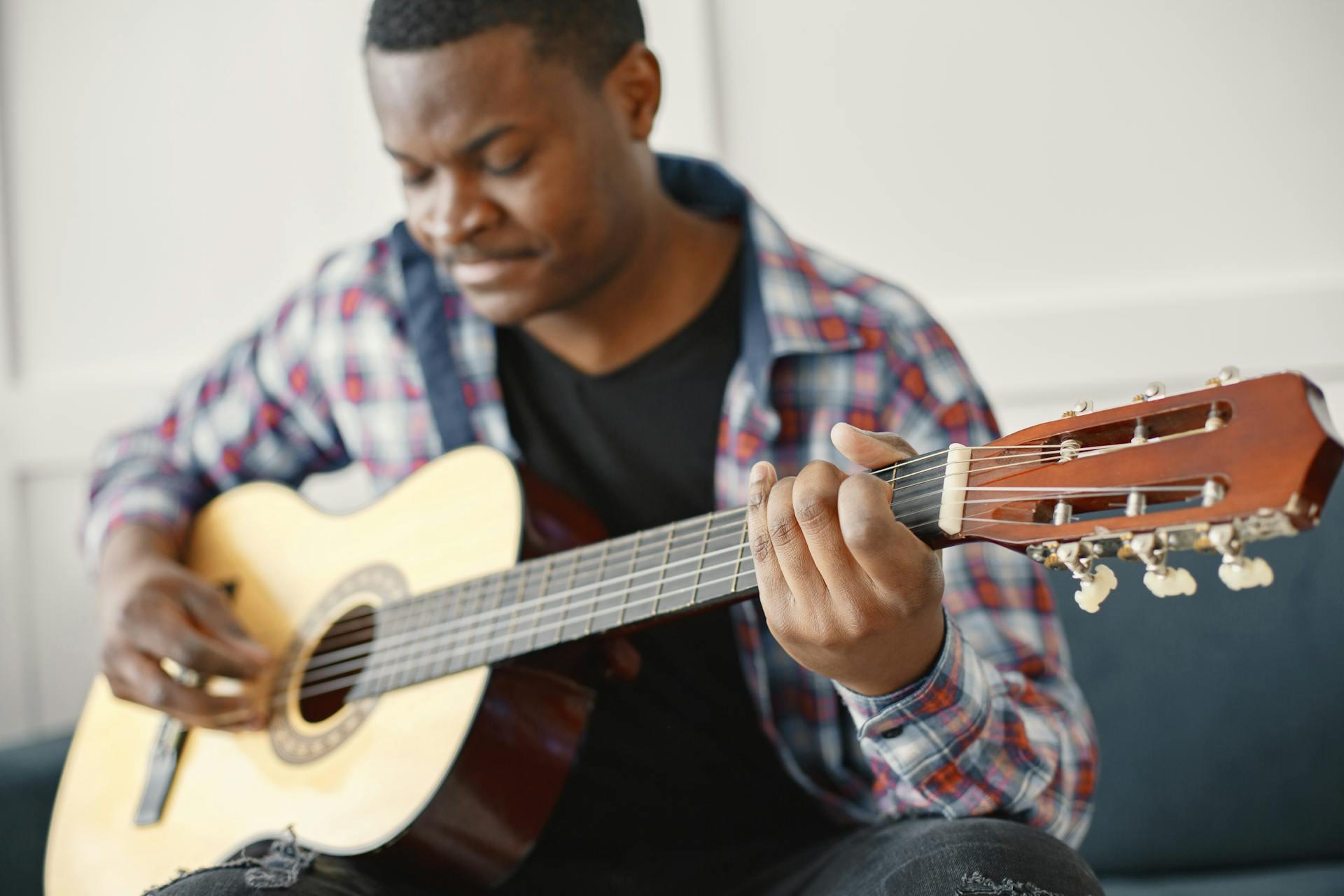 Hombre con guitarra