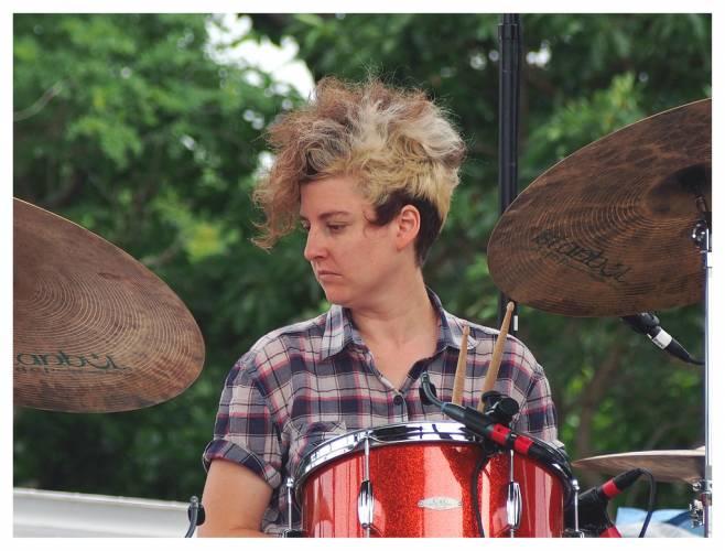 Bárbara Gruska, entre las mejores bateristas del mundo.