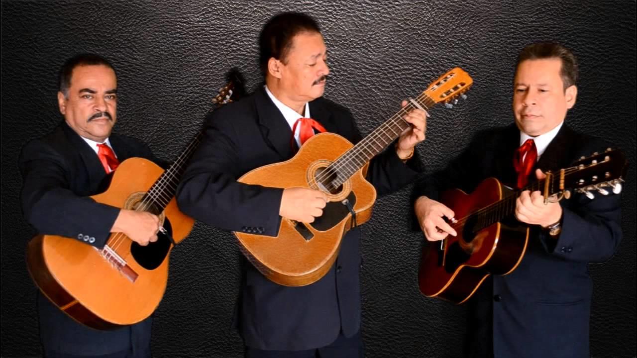 <em> Los Genuinos, cuerdas, canto, bolero y sentimiento. <em>