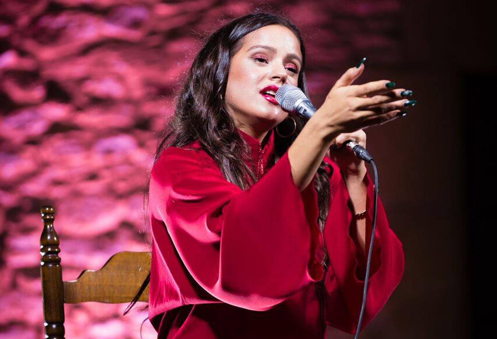 <em> Rosalía ha expresado en varias entrevistas la importancia de educarse y tomar clases de canto. <em>