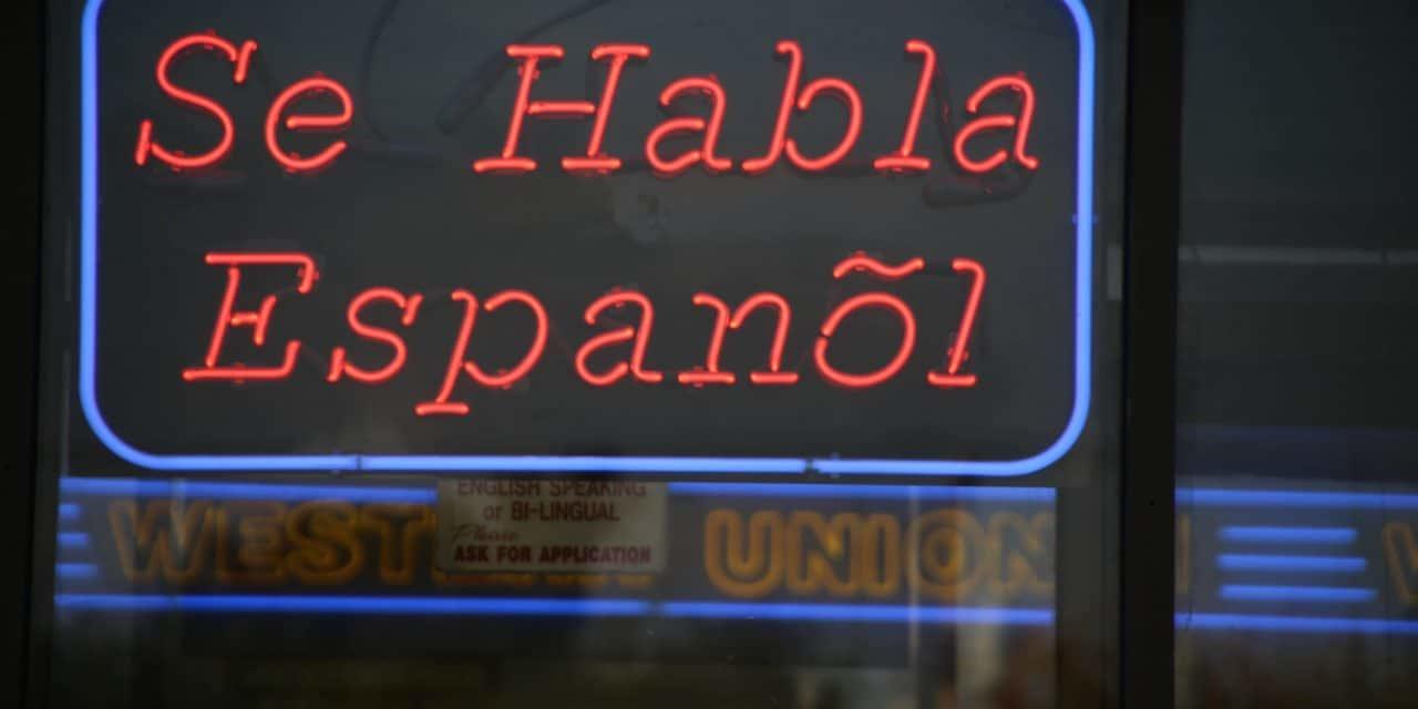 <em> En muchos países de habla diferente al español, existen migrantes y muchos lugares donde se ofrece la oportunidad de hablar en español, no solo para extranjeros, también para aprendices de español como lengua extranjera. </em>