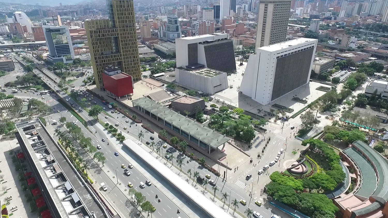 <em> Medellín es una ciudad renovada que se transforma día a día en un icono latinoamericano de progreso, cambio y transformación. </em>