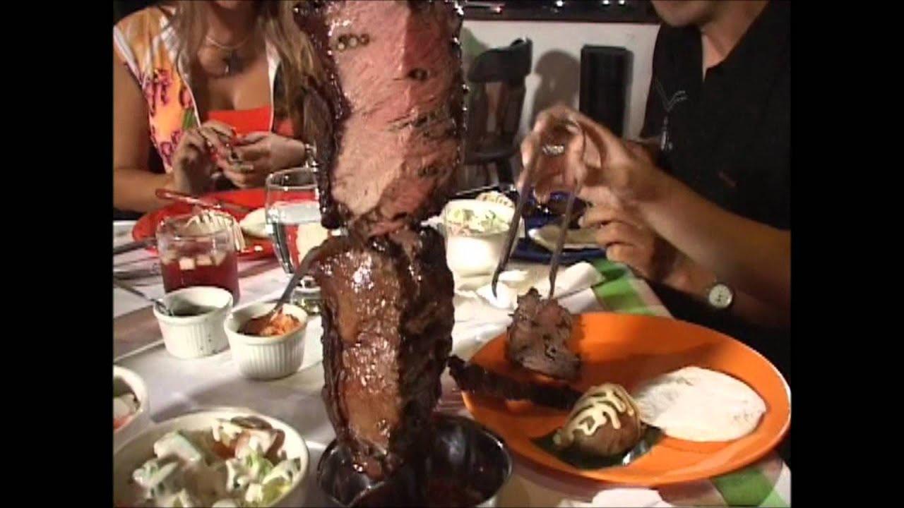 <em> La comida más conocida de Brasil en el mundo es su famoso asado de múltiples carnes conocido popularmente como Rodizzio. </em>