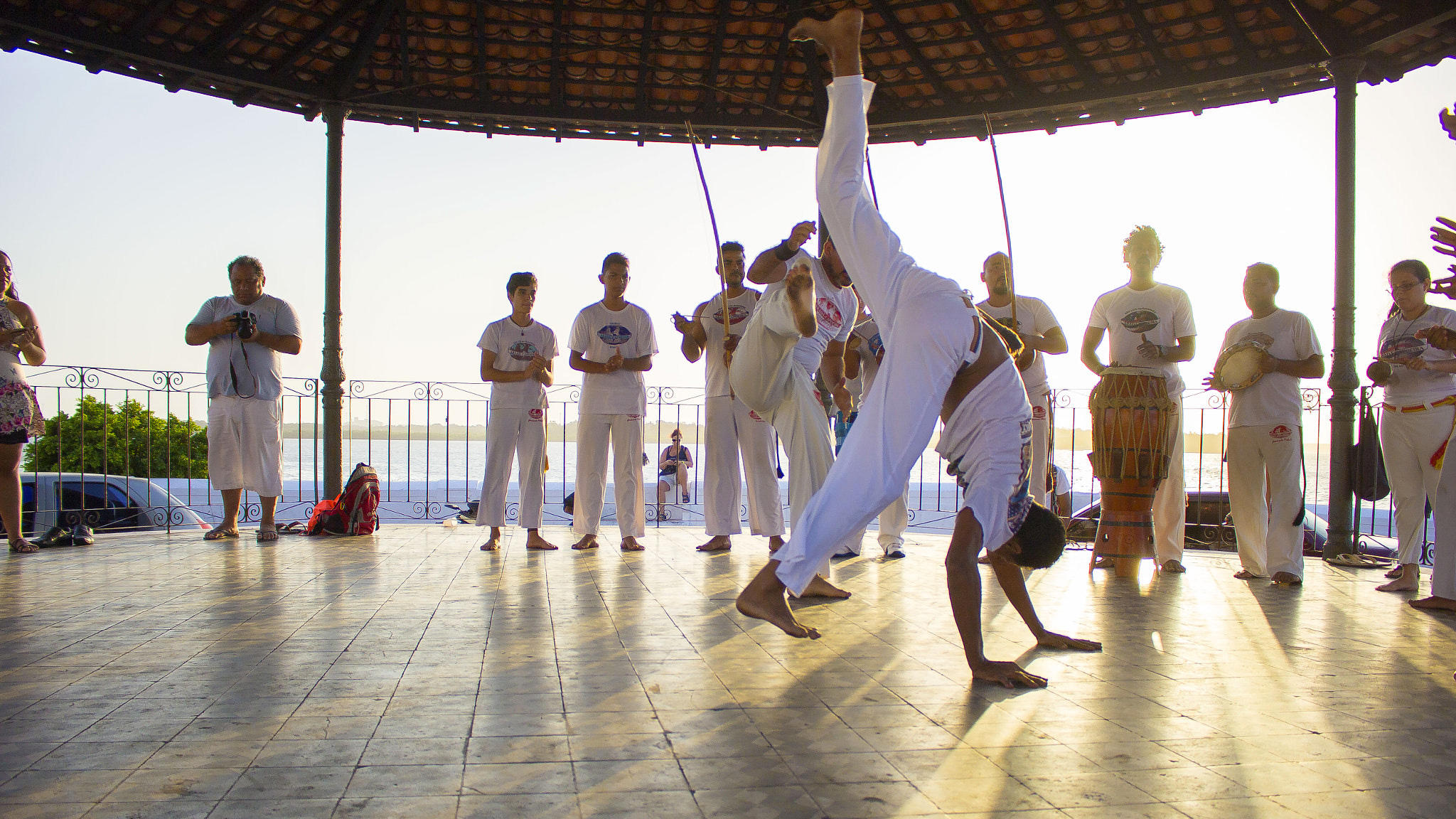 La capoeira es una de las tradiciones de Brasil que más portugués aporta a sus alumnos.