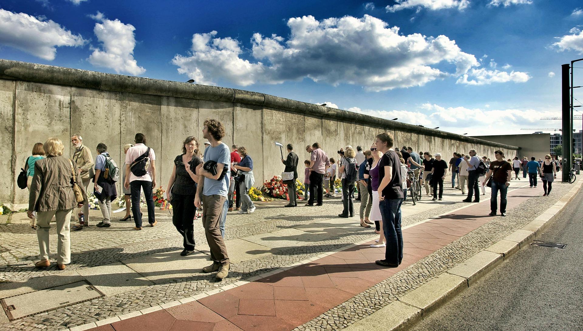 monumento del muro de berlin