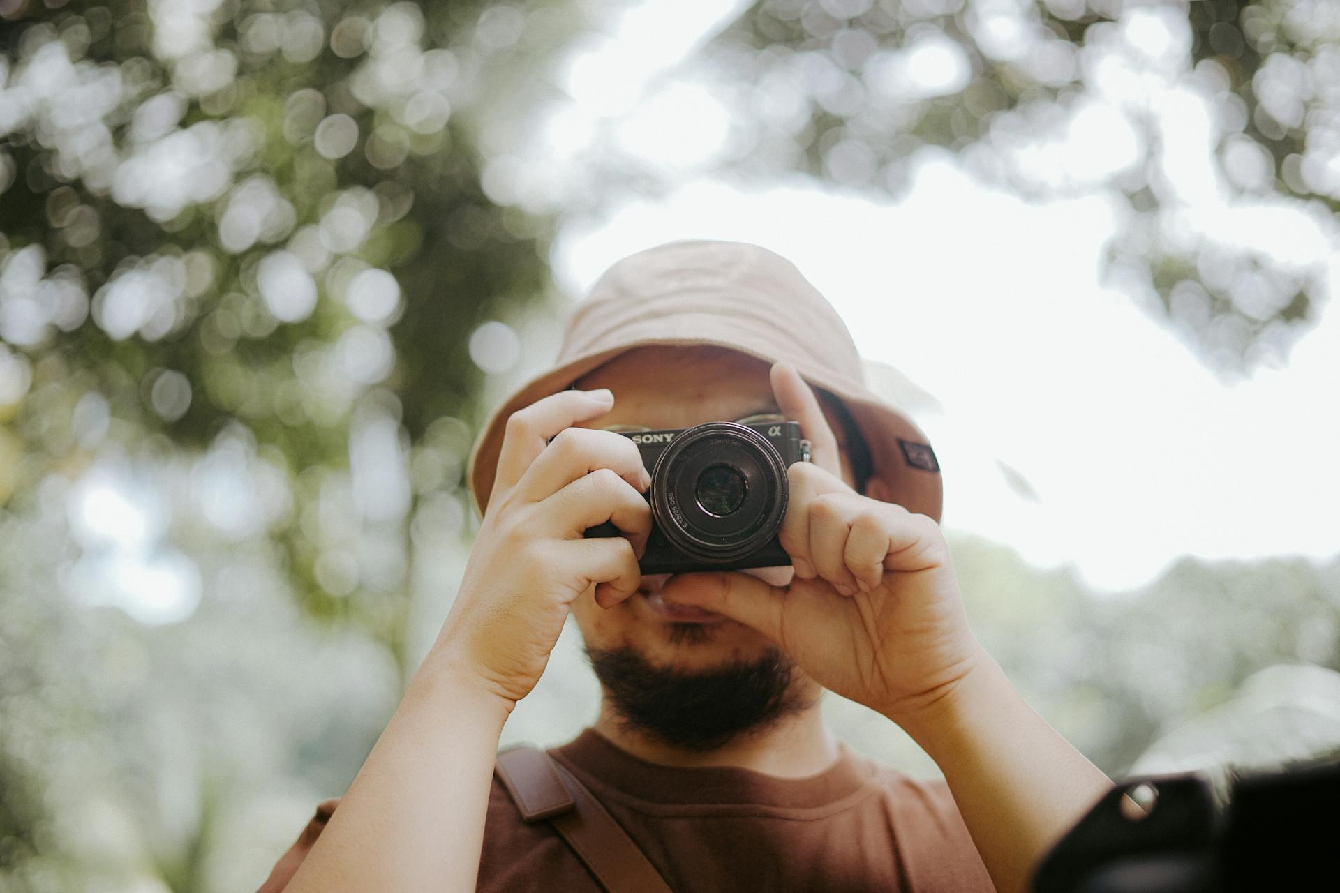 persona con una camara