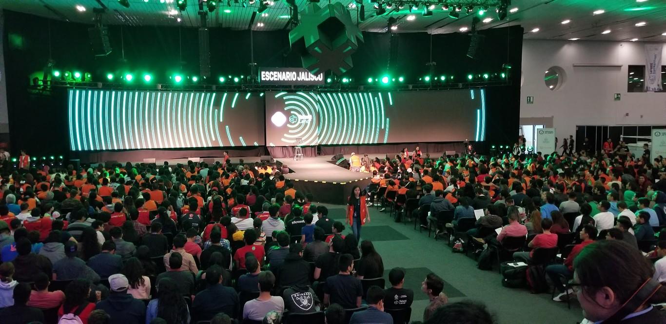 ExpoGuadalajará intentando batir el record Guiness la clase de Matemáticas más concurrida del mundo.