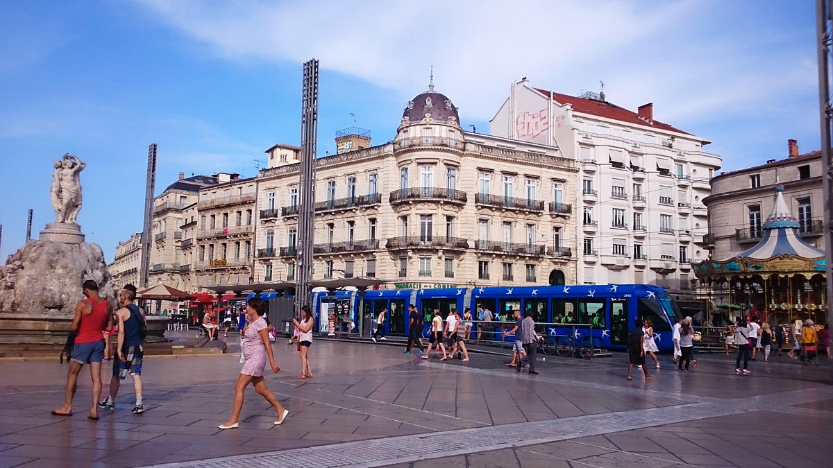 La place de la comédie en montpellier francia.