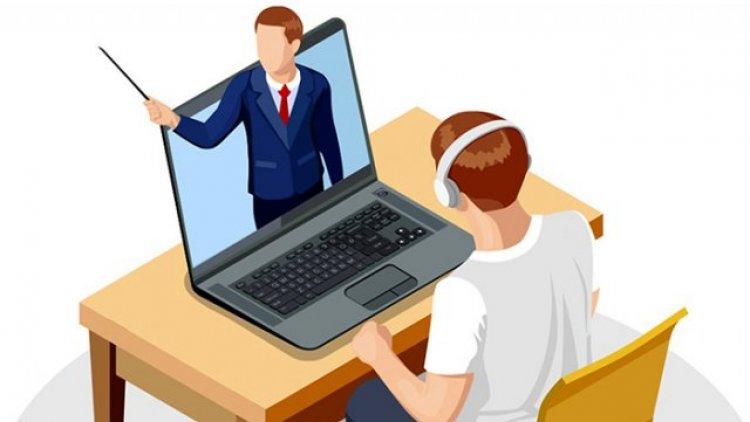 Dibujo de un chico tomando clase online, el profesor sale de la pantalla