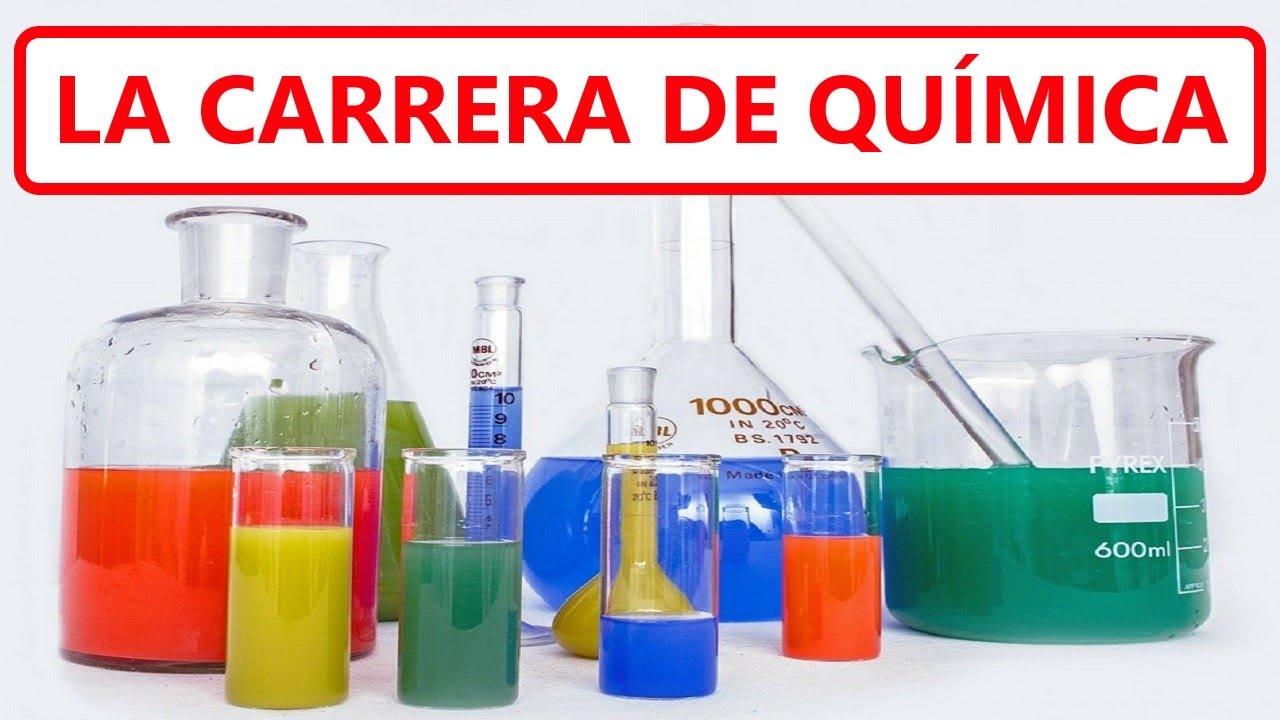 Frase " la carrera de química" sobre materiales de un laboratorio.