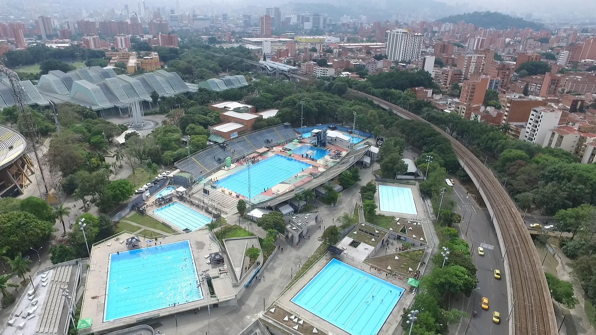 Vista aérea del complejo acuatico de Medellín