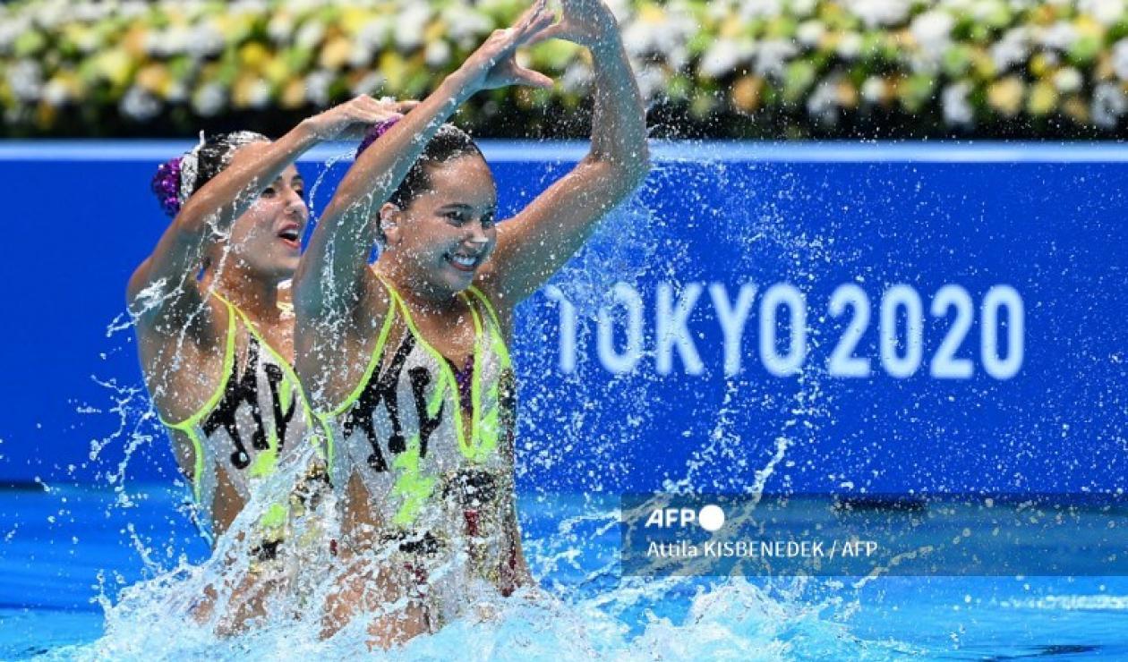 Las nadadoras Mónica Arango y Estefanía Álvarez en su presentación en Tokio 2020