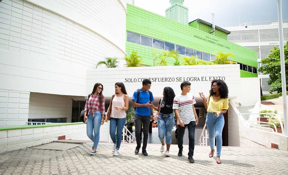 Imagen de estudiantes de la Universidad Tecnológica de Bolívar (UTB) en Cartagena 