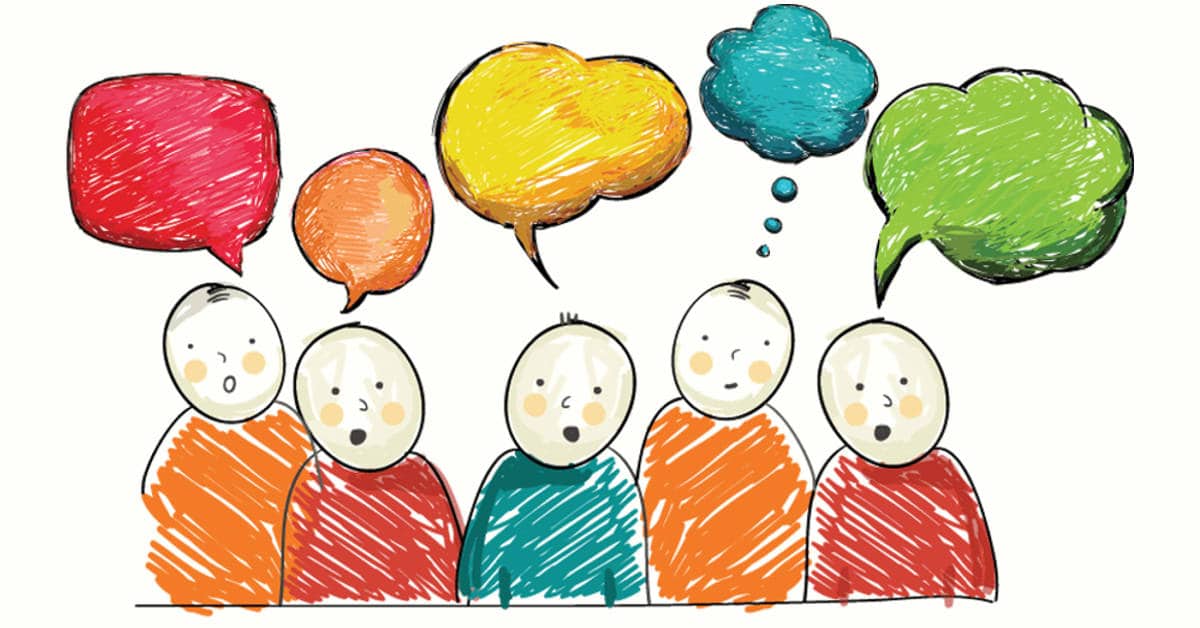 Personas intercambiando opiniones entre si.