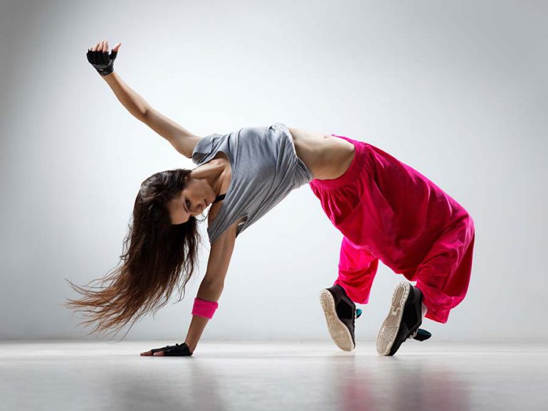 Chica bailando.