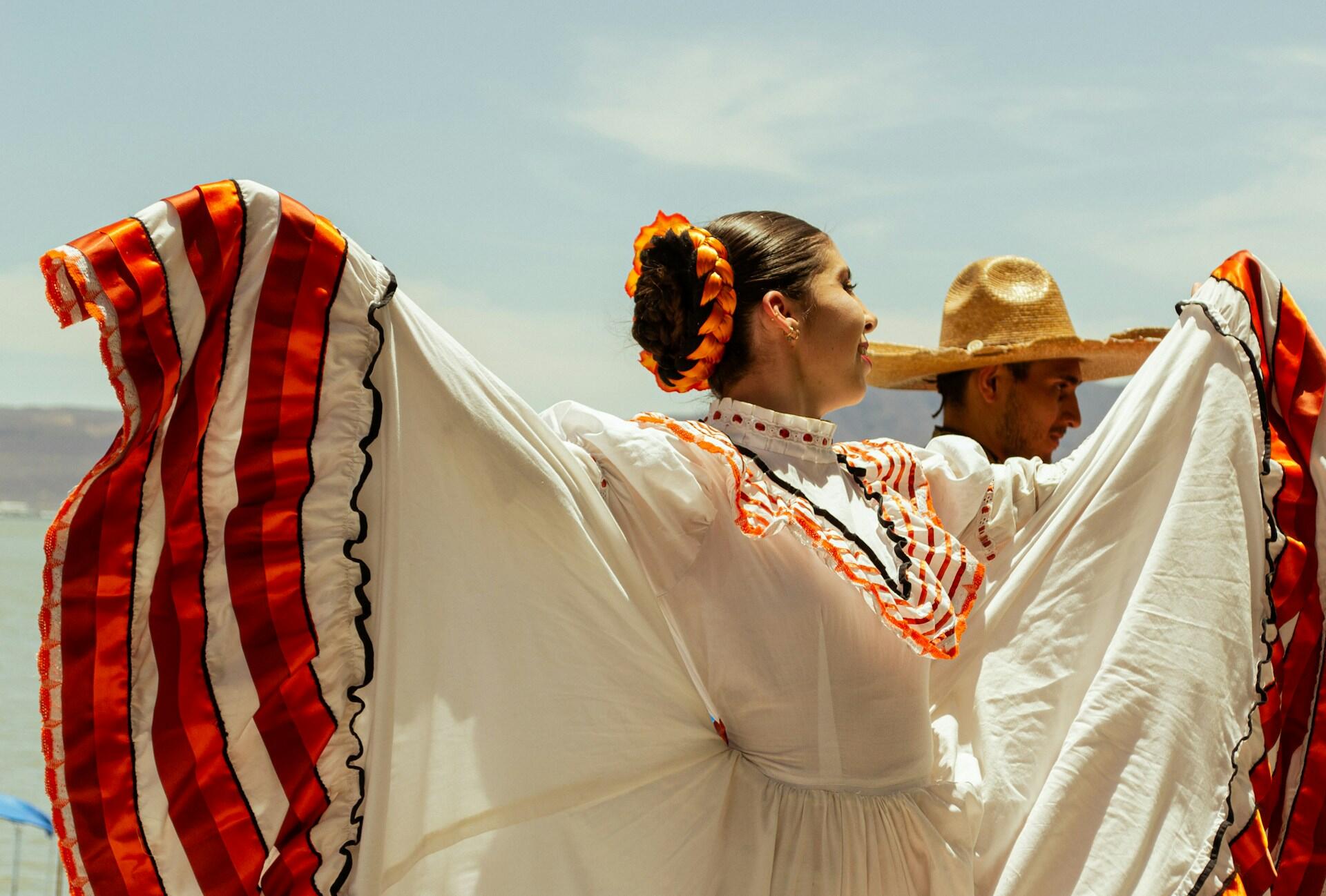 La cumbia es una danza de cortejo