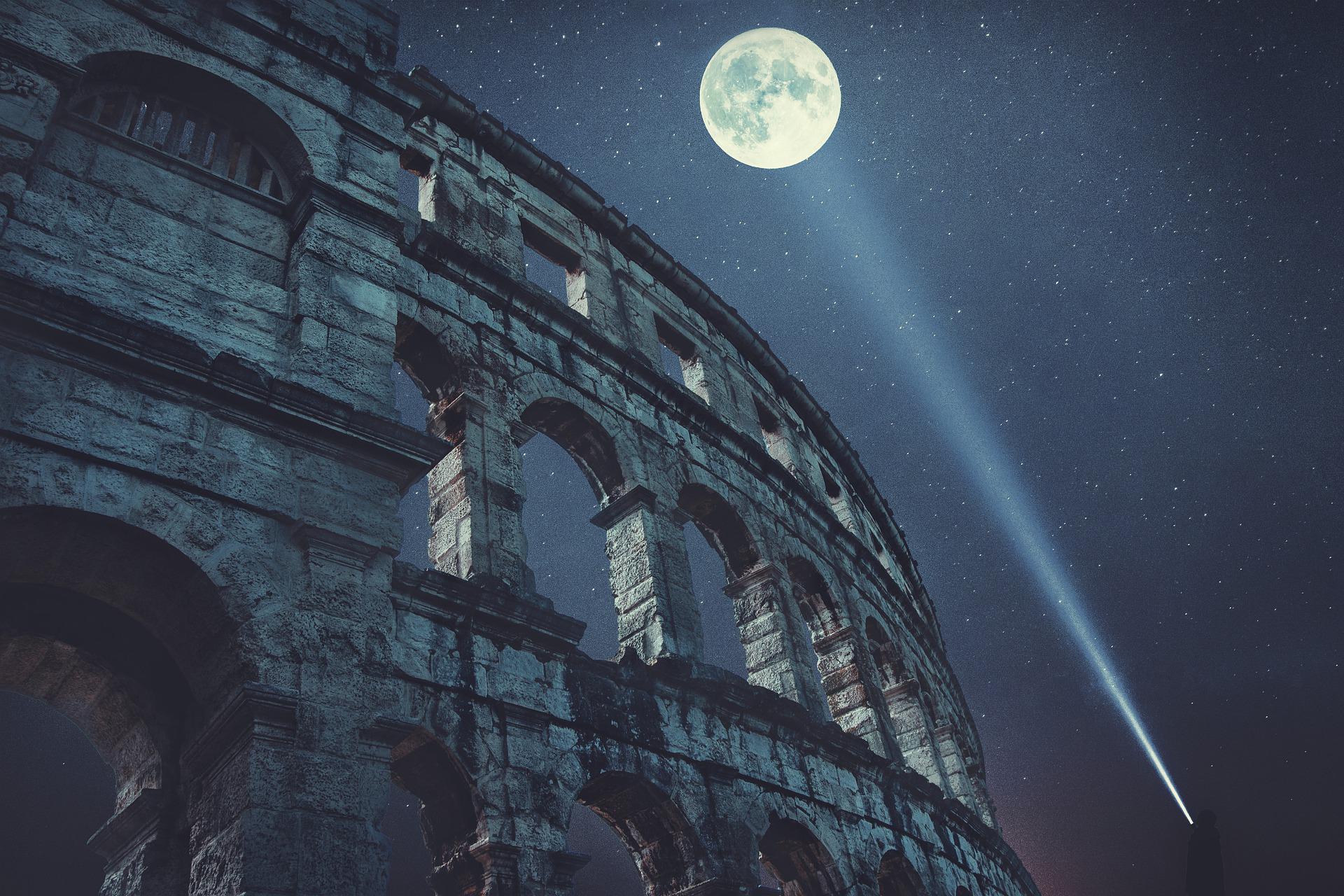 Coliseo Romano de noche