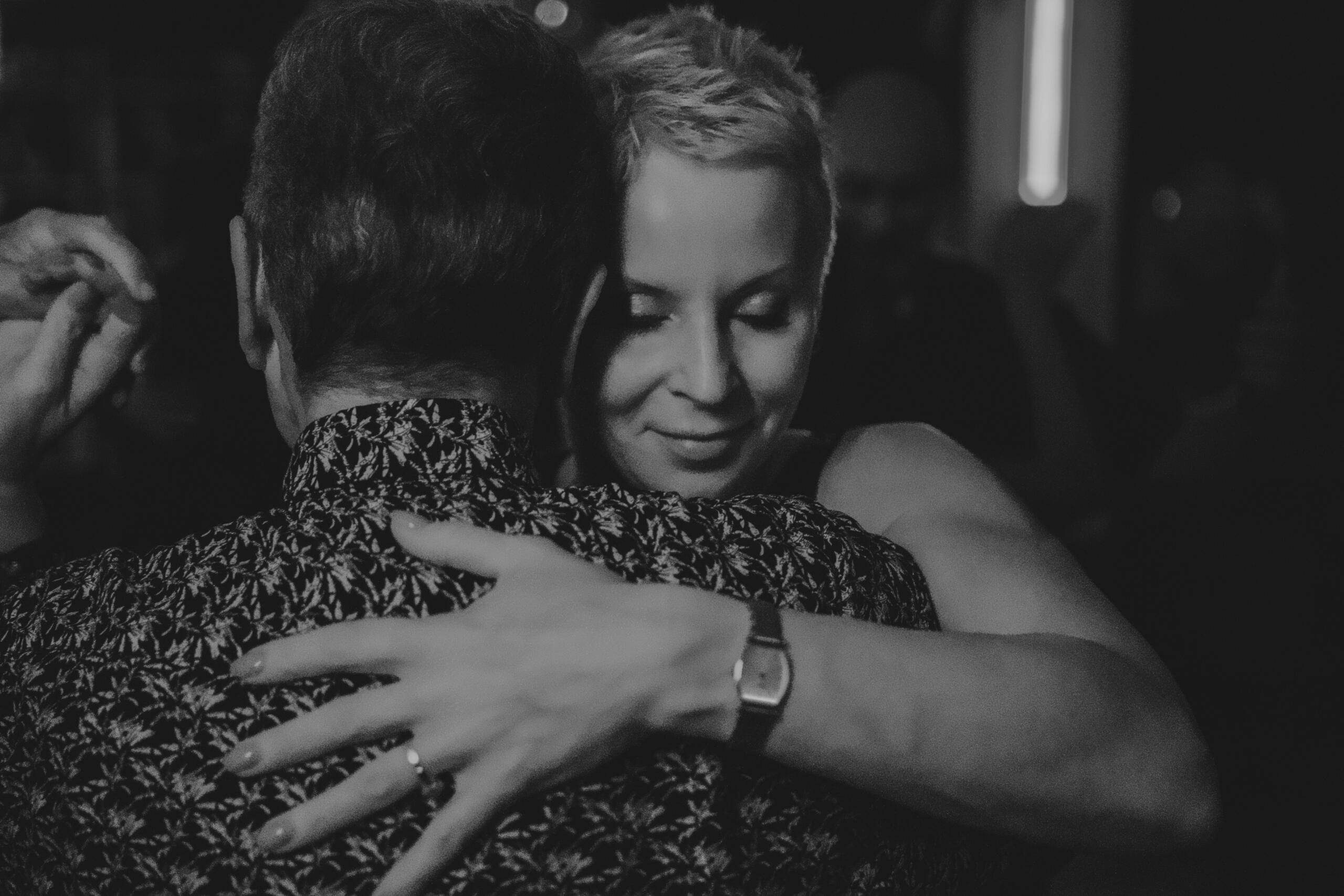 Descubre cuáles son las partes de la bachata.