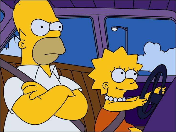 Homero sentado junto a liza, mientras ella conduce