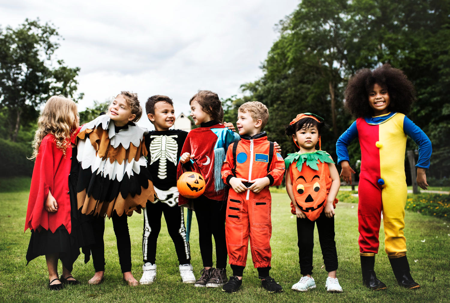 Niños disfrazados de Halloween