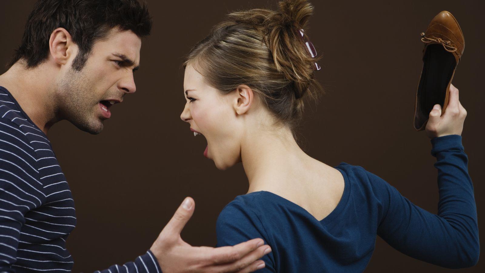 Pareja pelando
