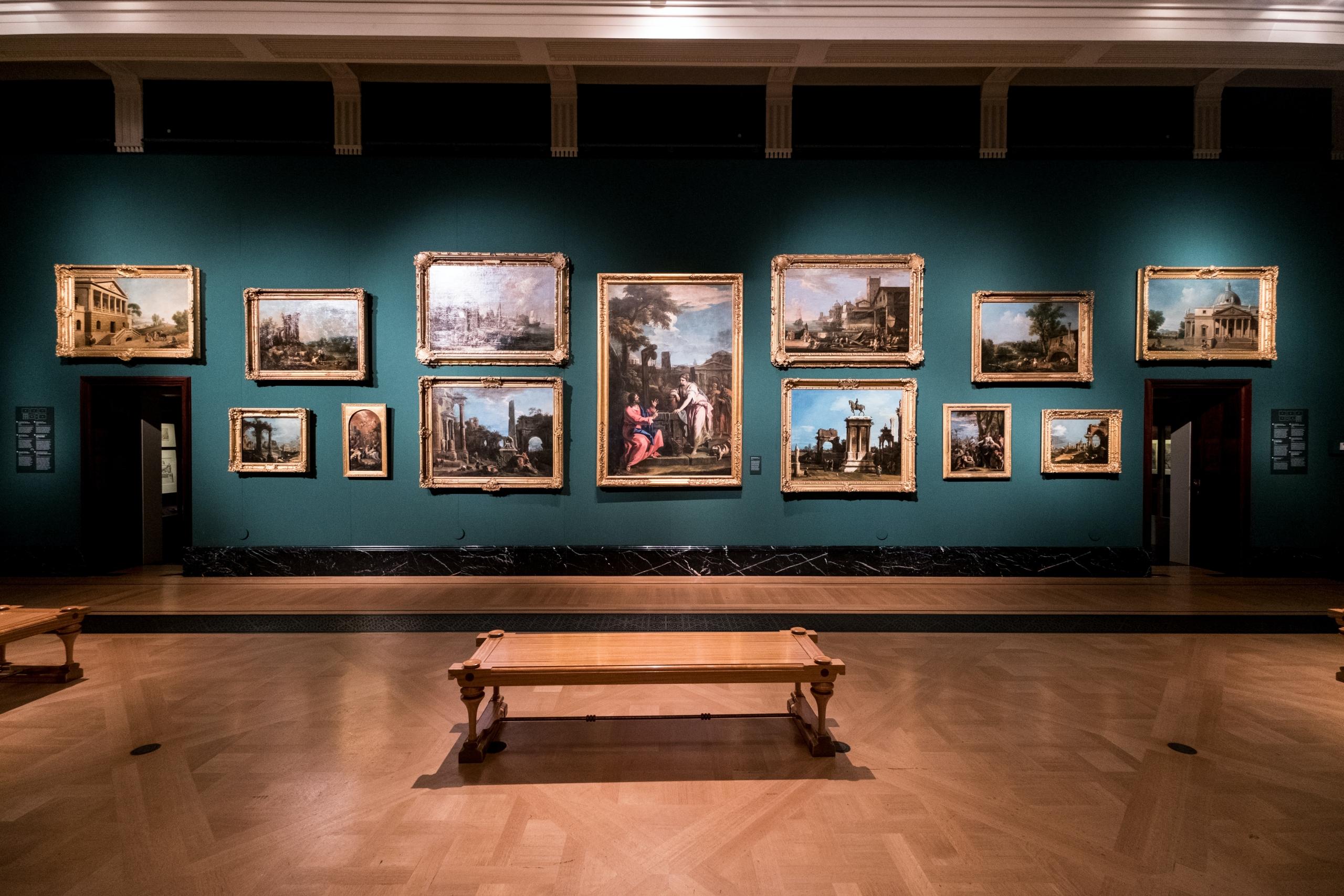 Galería en al que se exhiben obras basadas en la pintura.
