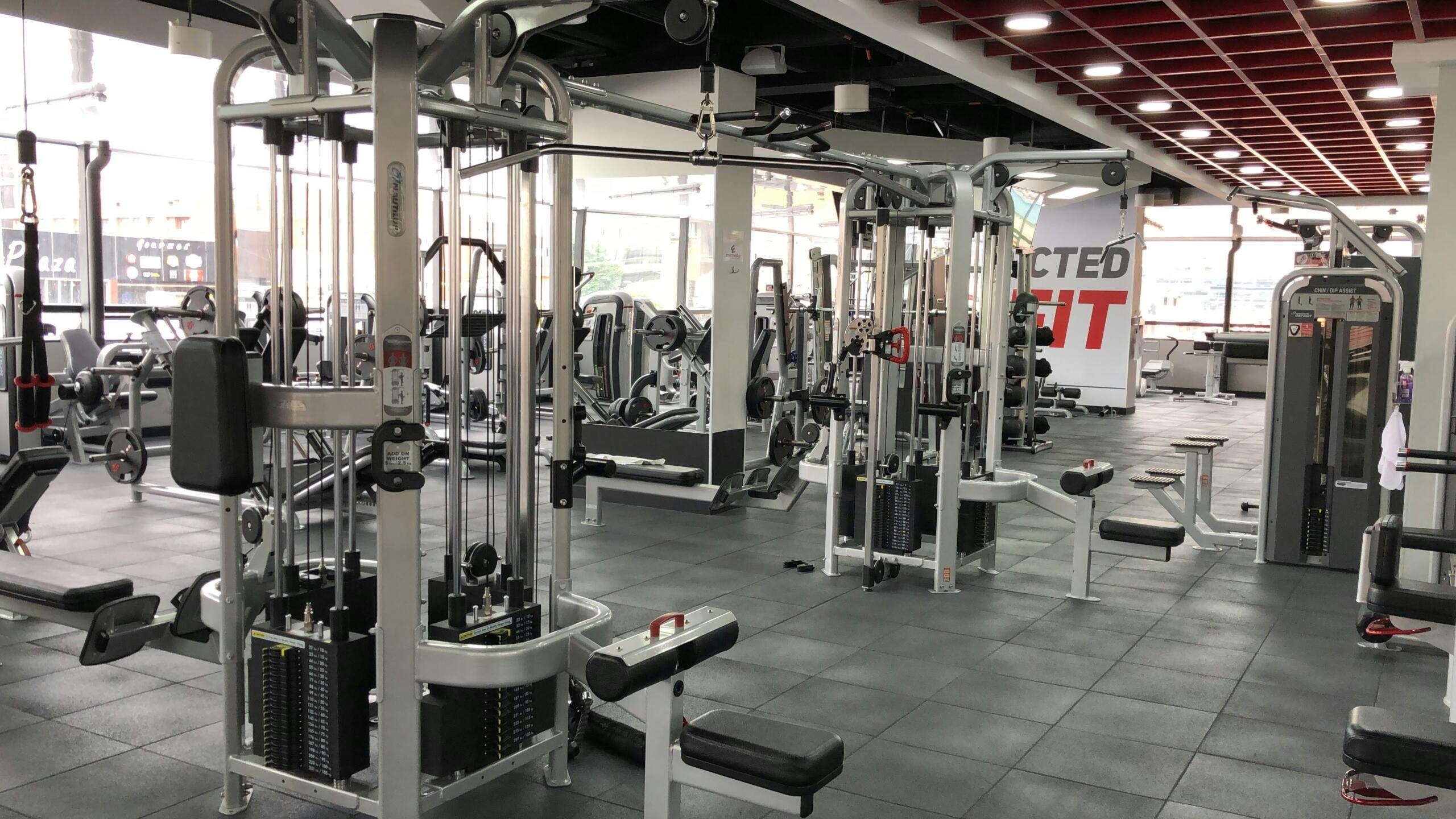 máquinas multifuncionales gimnasio