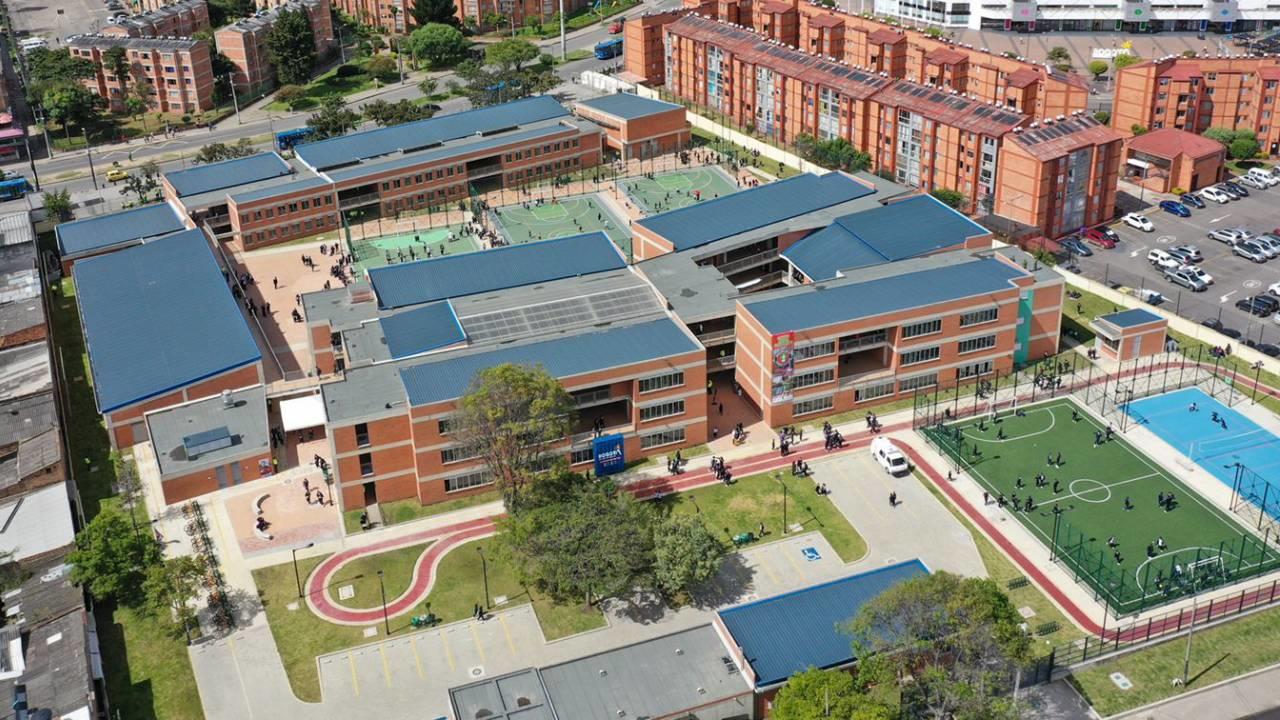 El campus de un colegio visto desde el cielo