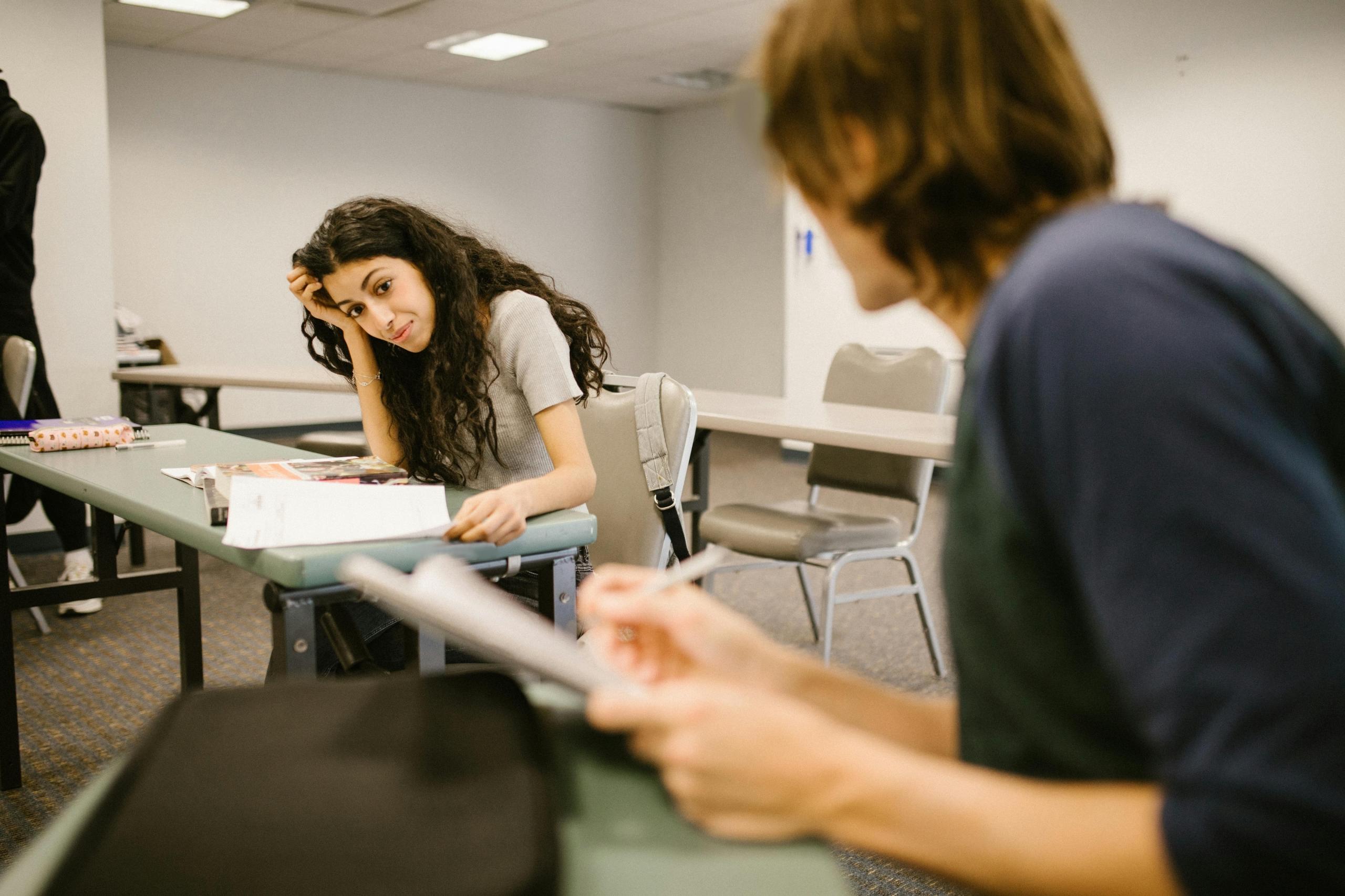 Estudiantes durante una actividad grupal