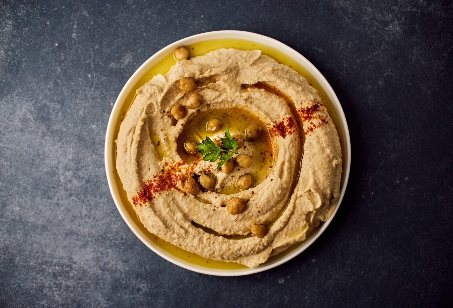 Hummus para acompañar verduras y pan de pita